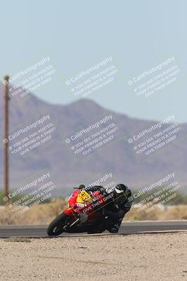 media/Oct-30-2025-Racers Edge (Thu) [[dabbdaf680]]/3-B Group/Session 4 Turn 16/